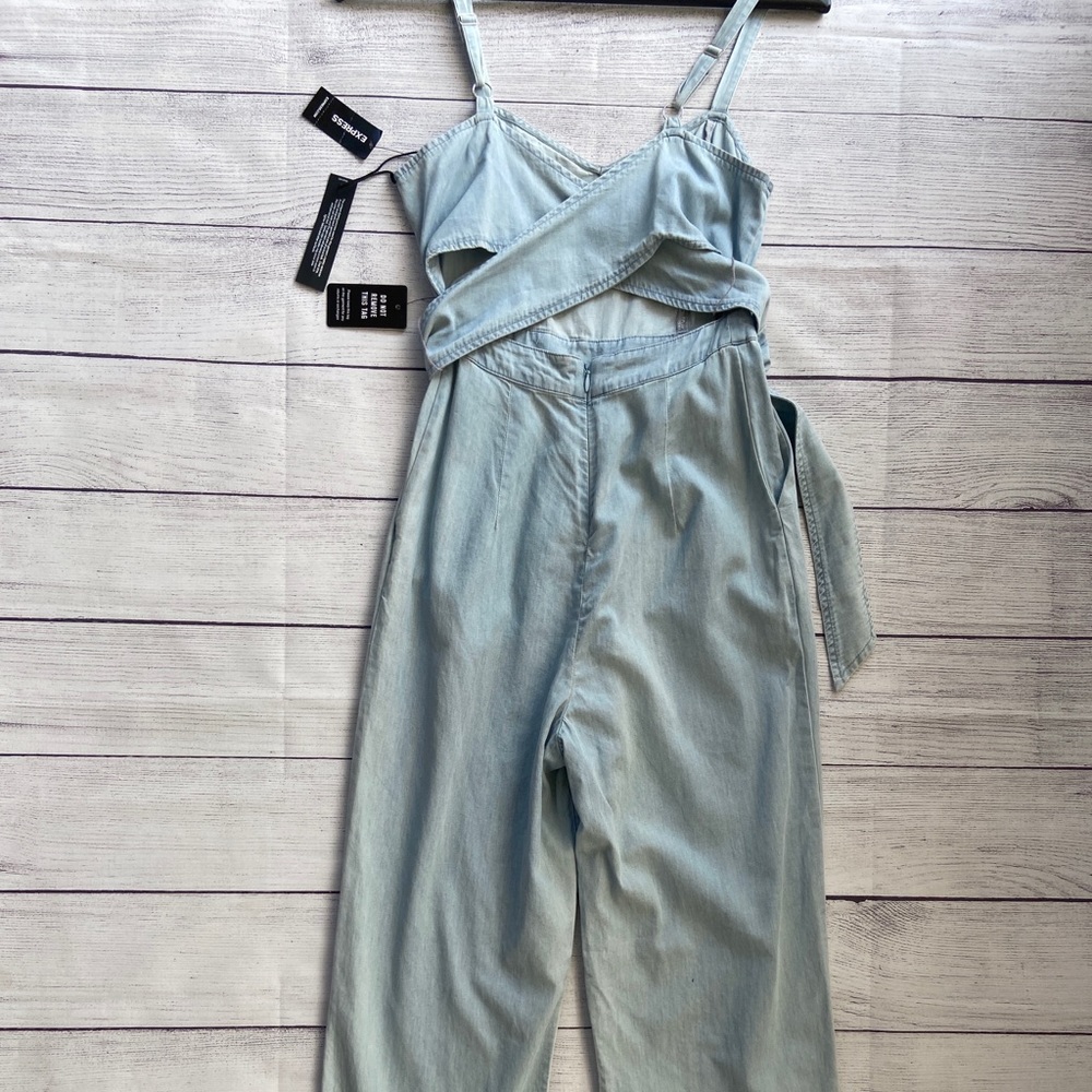 EXPRESS Linen-Blend Cross Back Culotte Jumpsuit - Picture 13 of 16